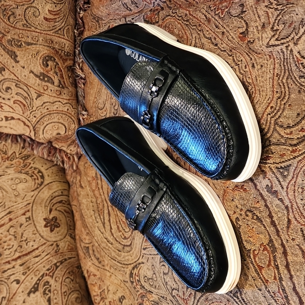 Mens loafer 7 Golaiman GM12 Black leather buckle new in box. Never worn, non smk